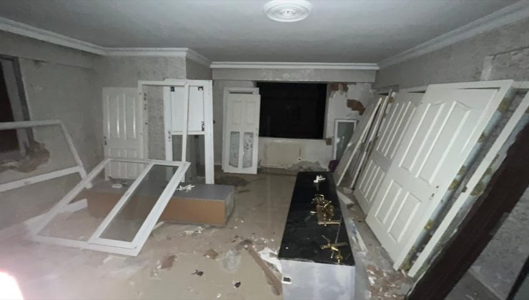 Hatay’da hasarlı evlerden hırsızlık yapan 5 şüpheli İHA ile tespit edildi