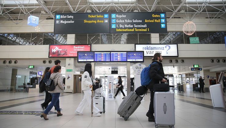 Türkiye hava yoluyla bu yıl 231 milyona yakın yolcu taşımayı hedefliyor